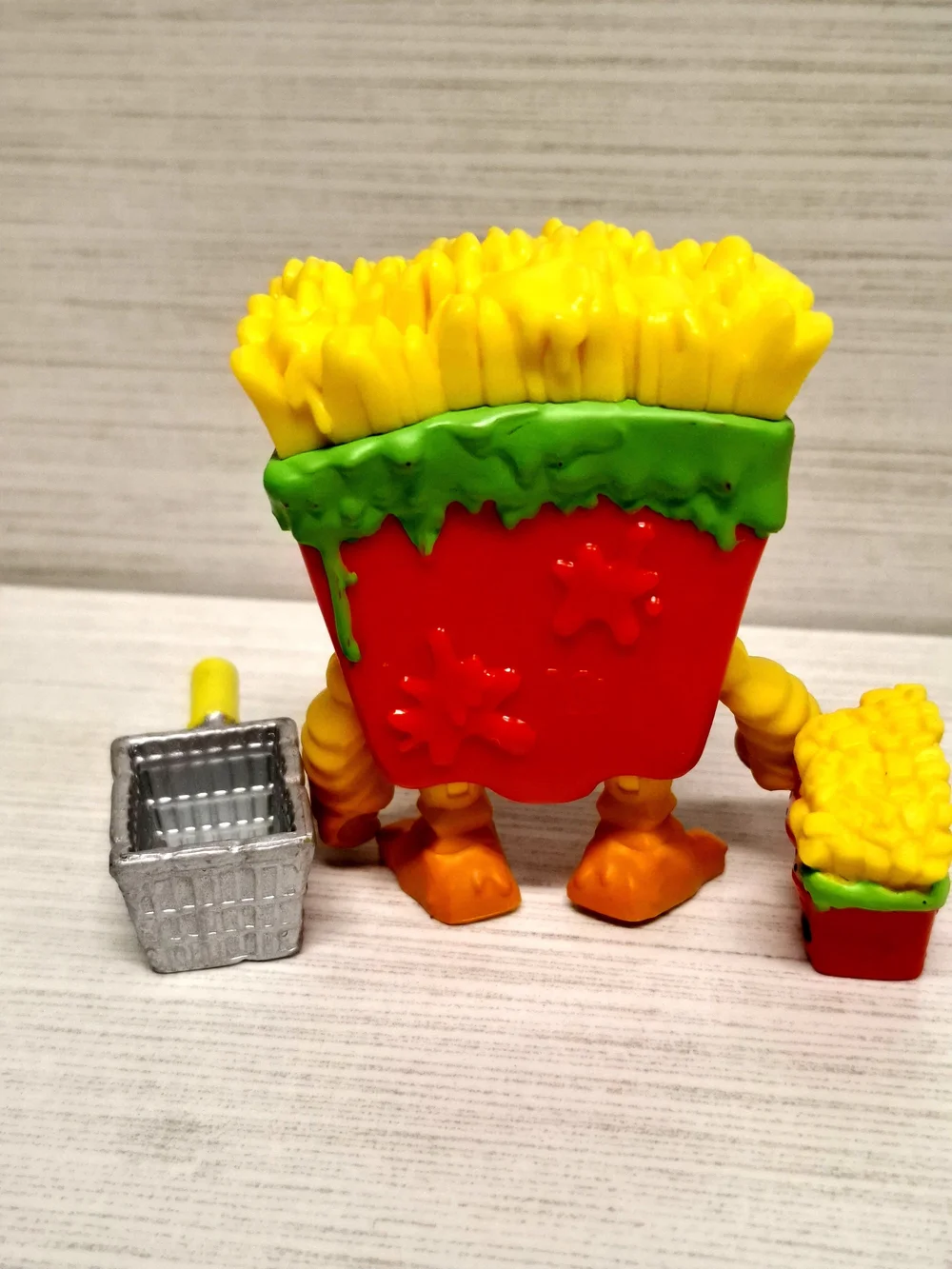 Moose Toys 2015 The Grossery Gang S3 Action Figurine - Complete Fungus Fries